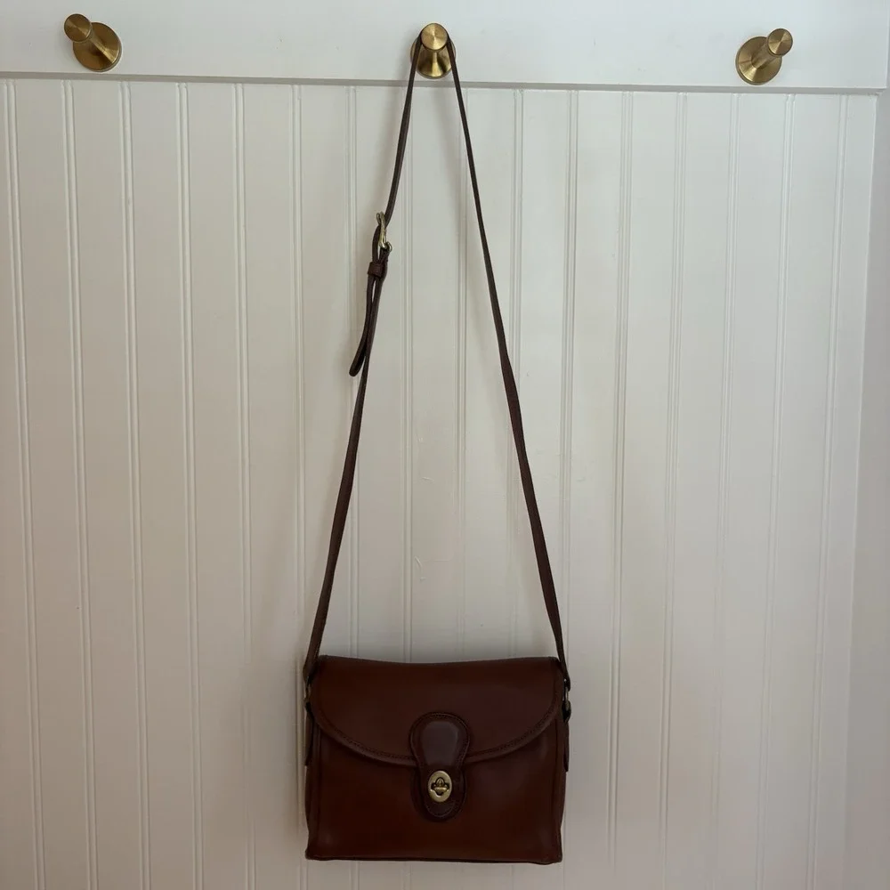 COACH Vintage Devon Crossbody Luxury British Tan Leather Shoulder Bag 9908